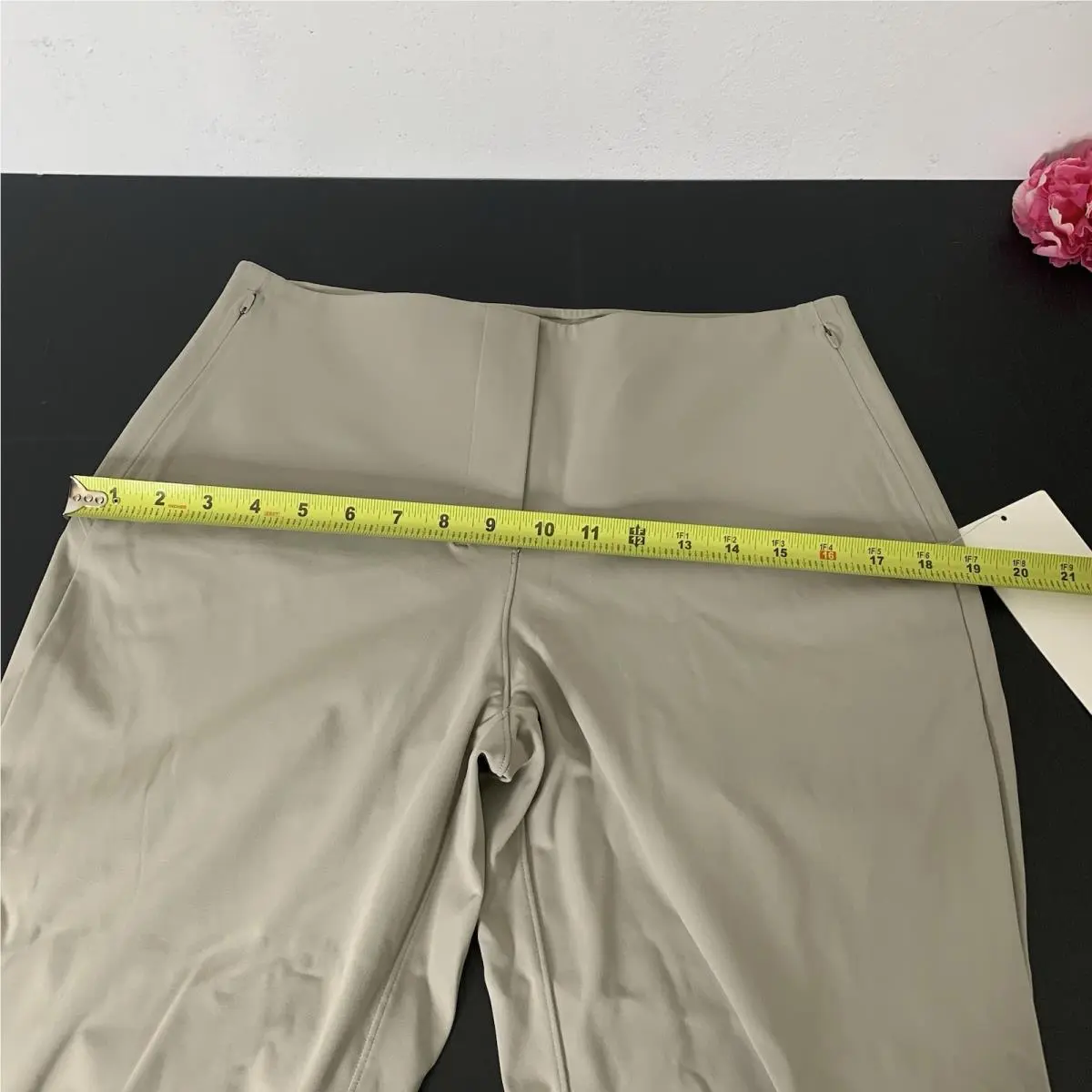 Lululemon clothing - Beige 4