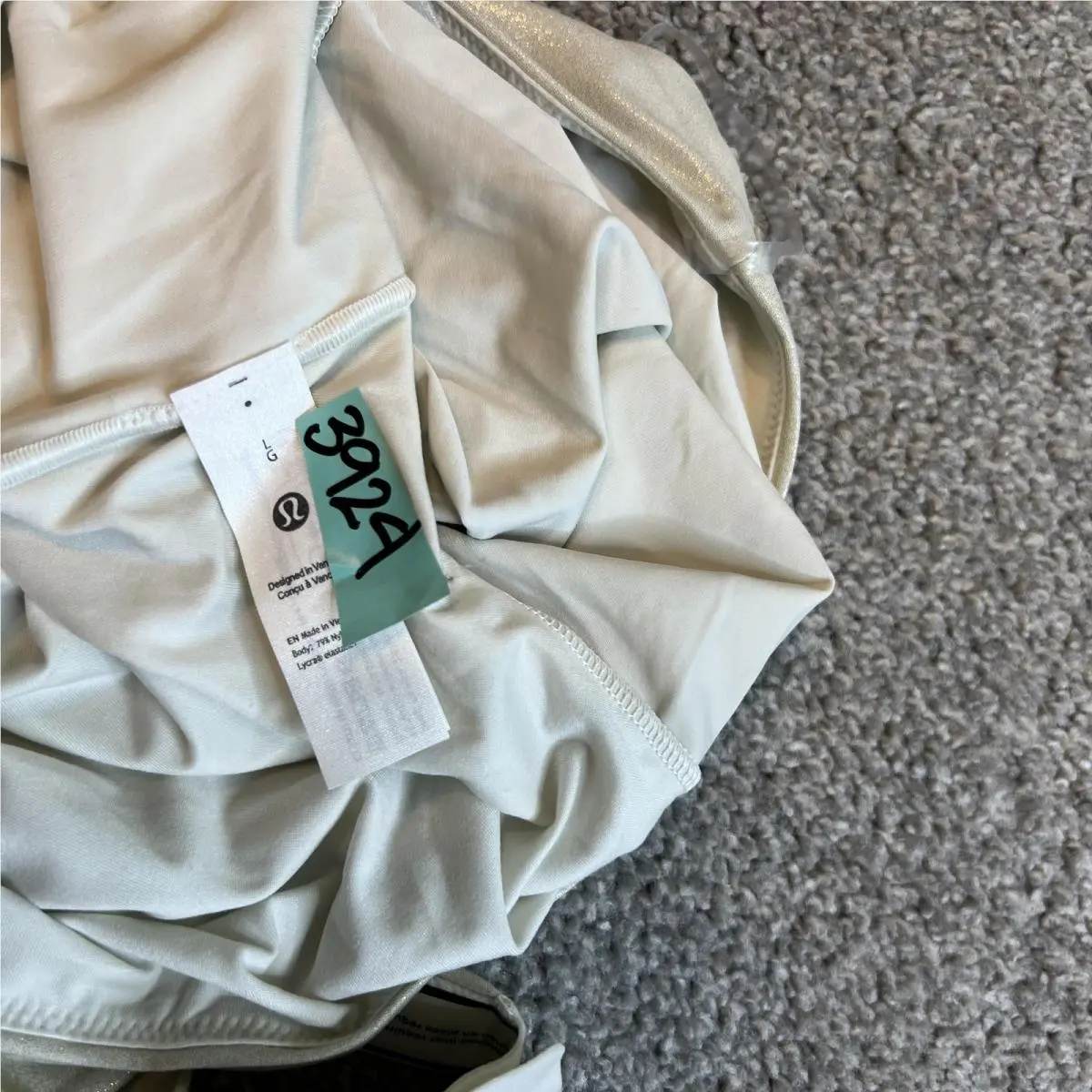 Lululemon clothing - Silver 7