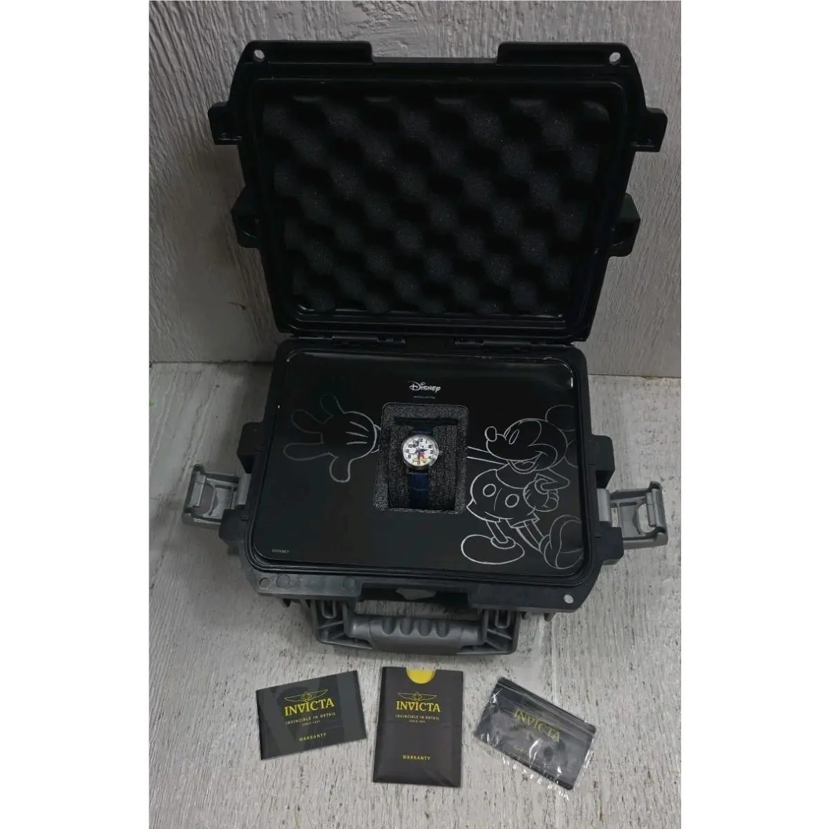 Invicta Disney Limited Edition Mickey Mouse Watch 3-Slot Collector Case Set
