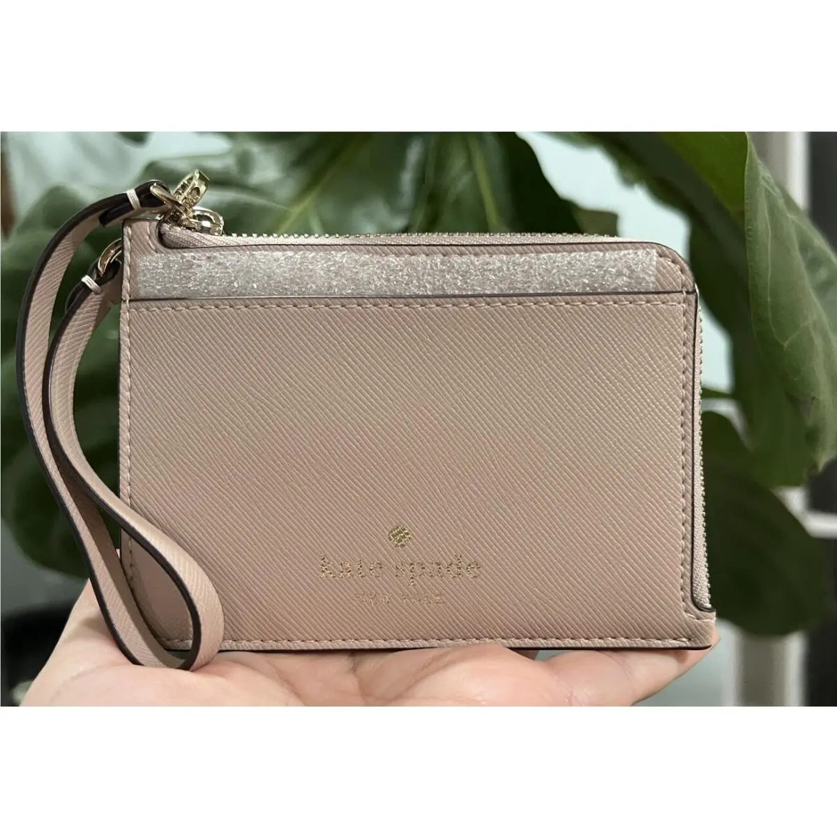 Kate Spade Schuyler Small Wristlet Card Holder Warm Beige KE701