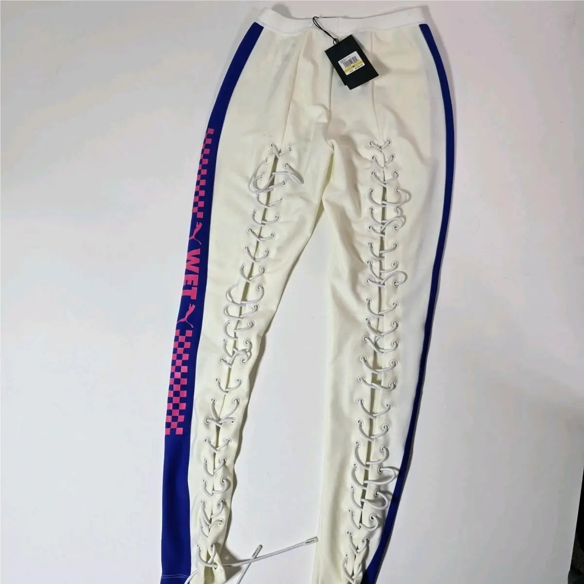 Puma clothing - White (UPC: 0191242063042) 1