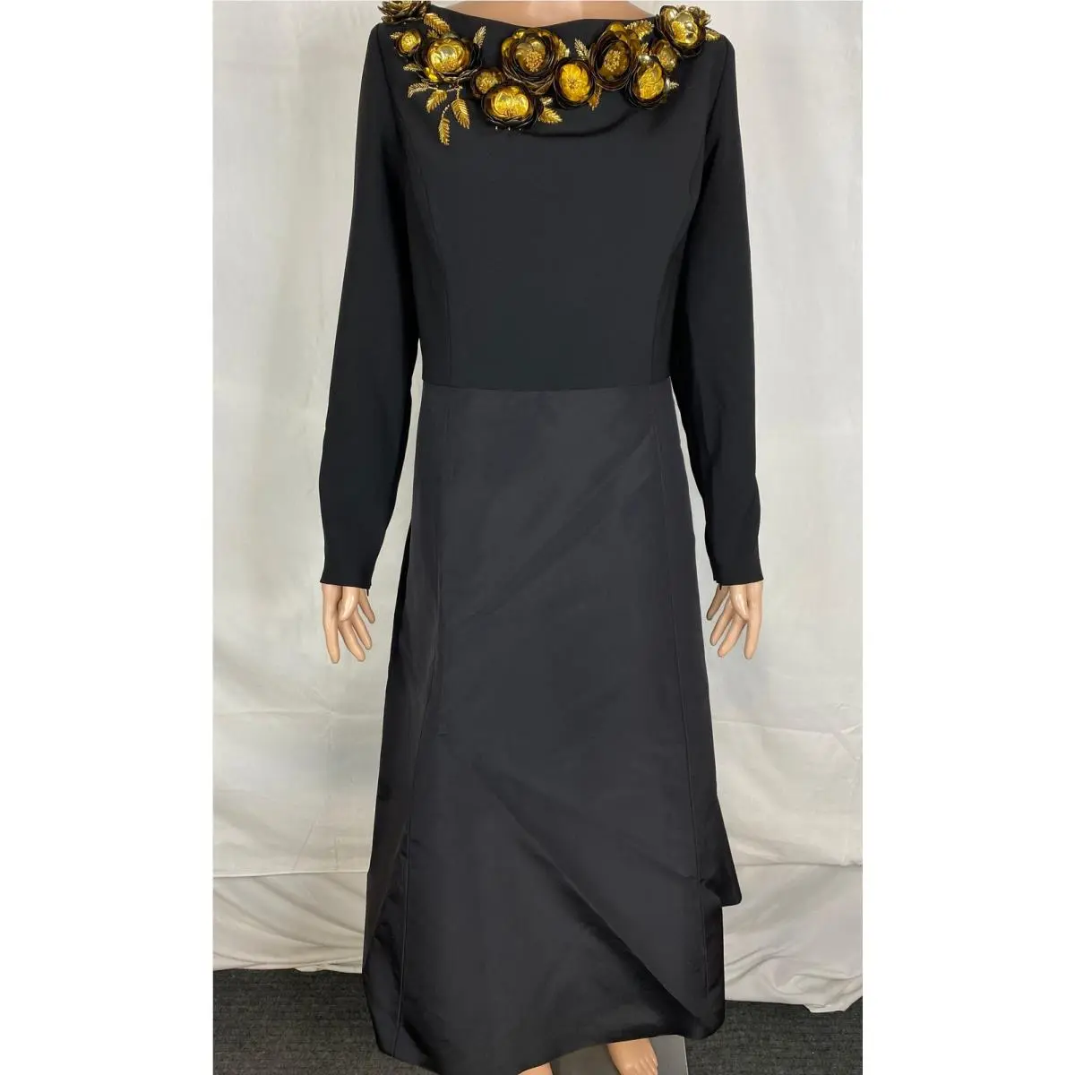Carolina Herrera Womens Dress Black/gold Size 16 Embellished 3D Floral Midi Gown