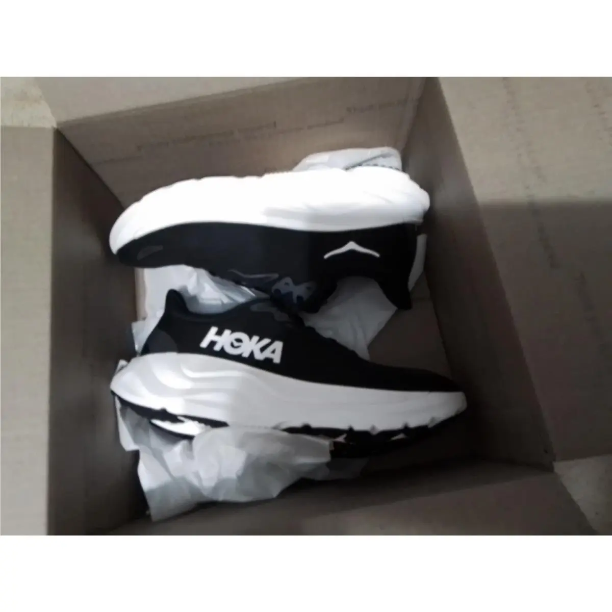Hoka One Arahi 8 Women`s Shoes Size 8 B Black White 1168691 Bwht