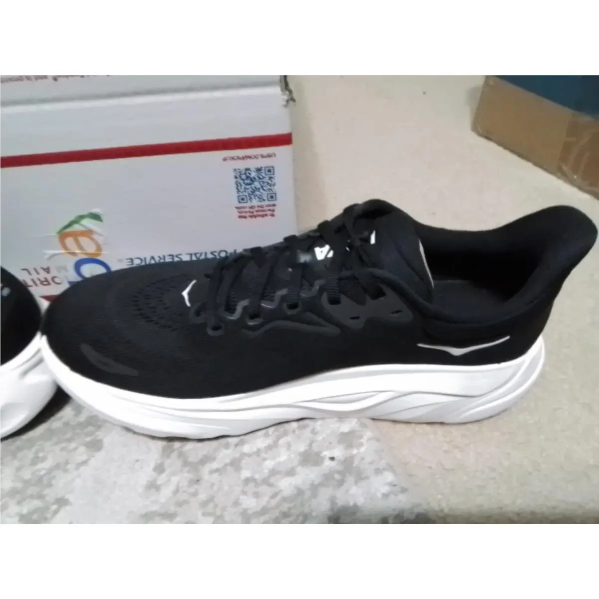 Hoka shoes - Hoka One One HOKA Arahi 8 - 1168691-BWHT - Black 4