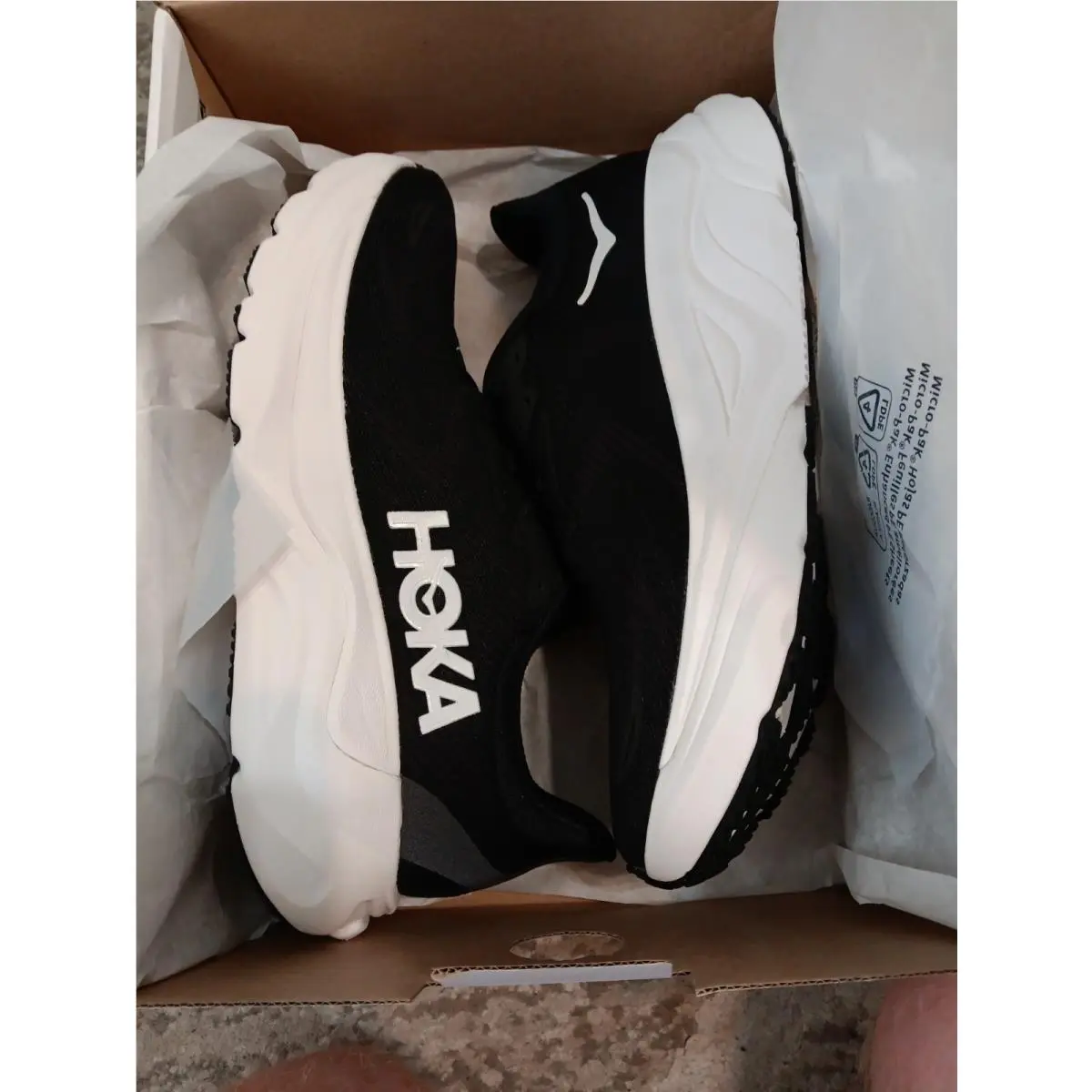 Size 8.5 - Hoka One One Hoka Arahi 8 Black White Women 1168691 Bwht