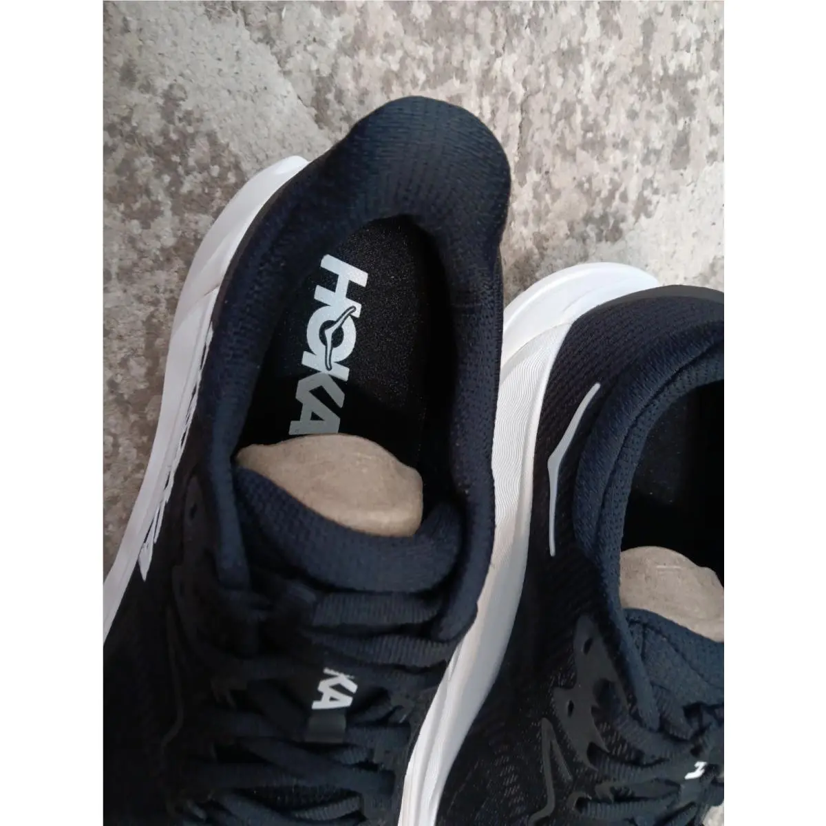 Hoka shoes - Hoka One One Arahi - One One Arahi - 1168691-BWHT - Black 10