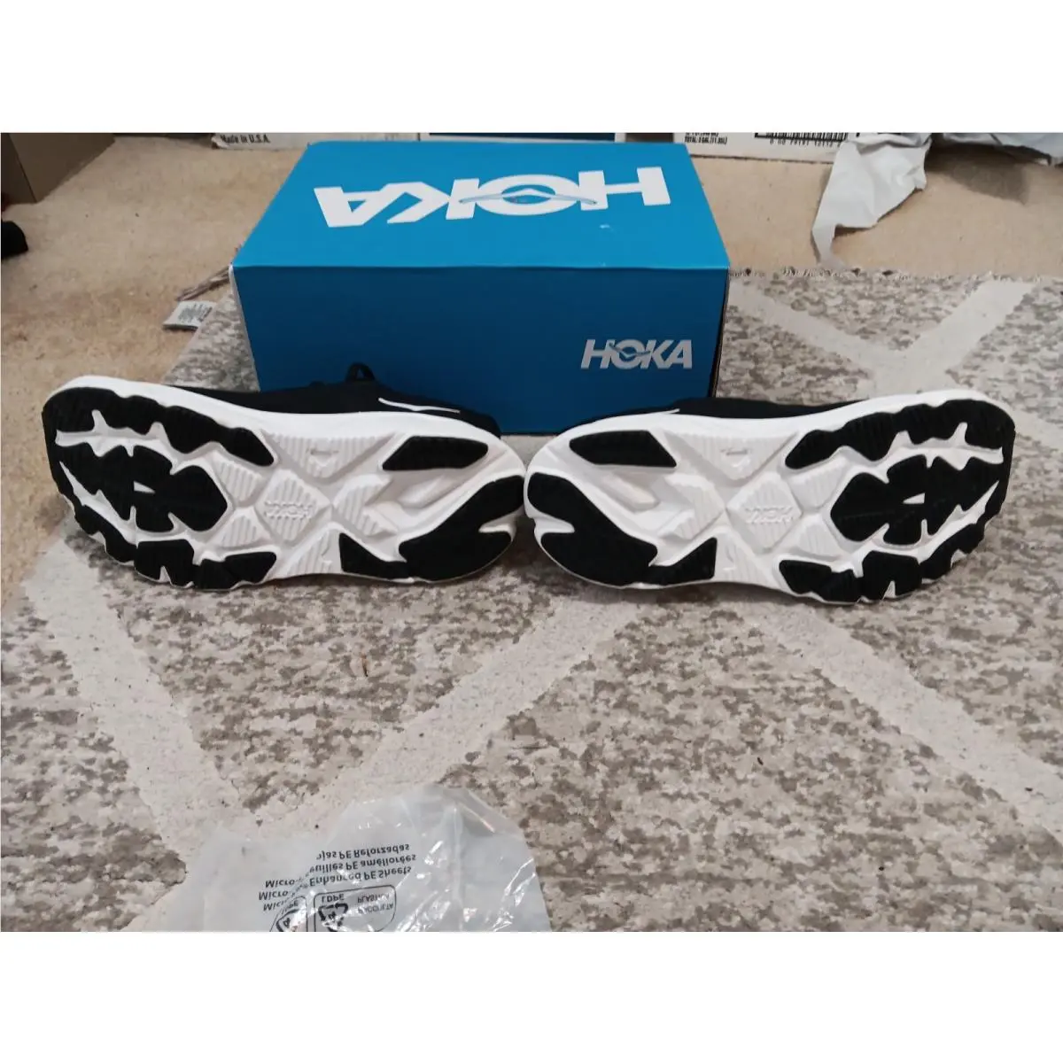 Hoka shoes - Hoka One One Arahi - One One Arahi - 1168691-BWHT - Black 12