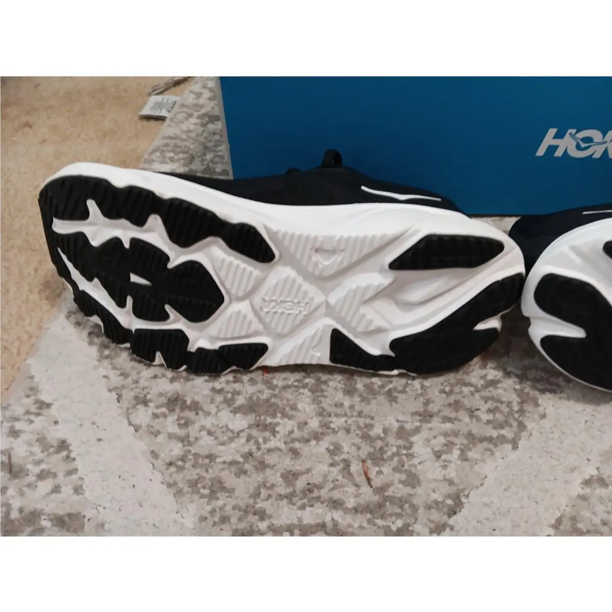 Hoka shoes - Hoka One One Arahi - One One Arahi - 1168691-BWHT - Black 13