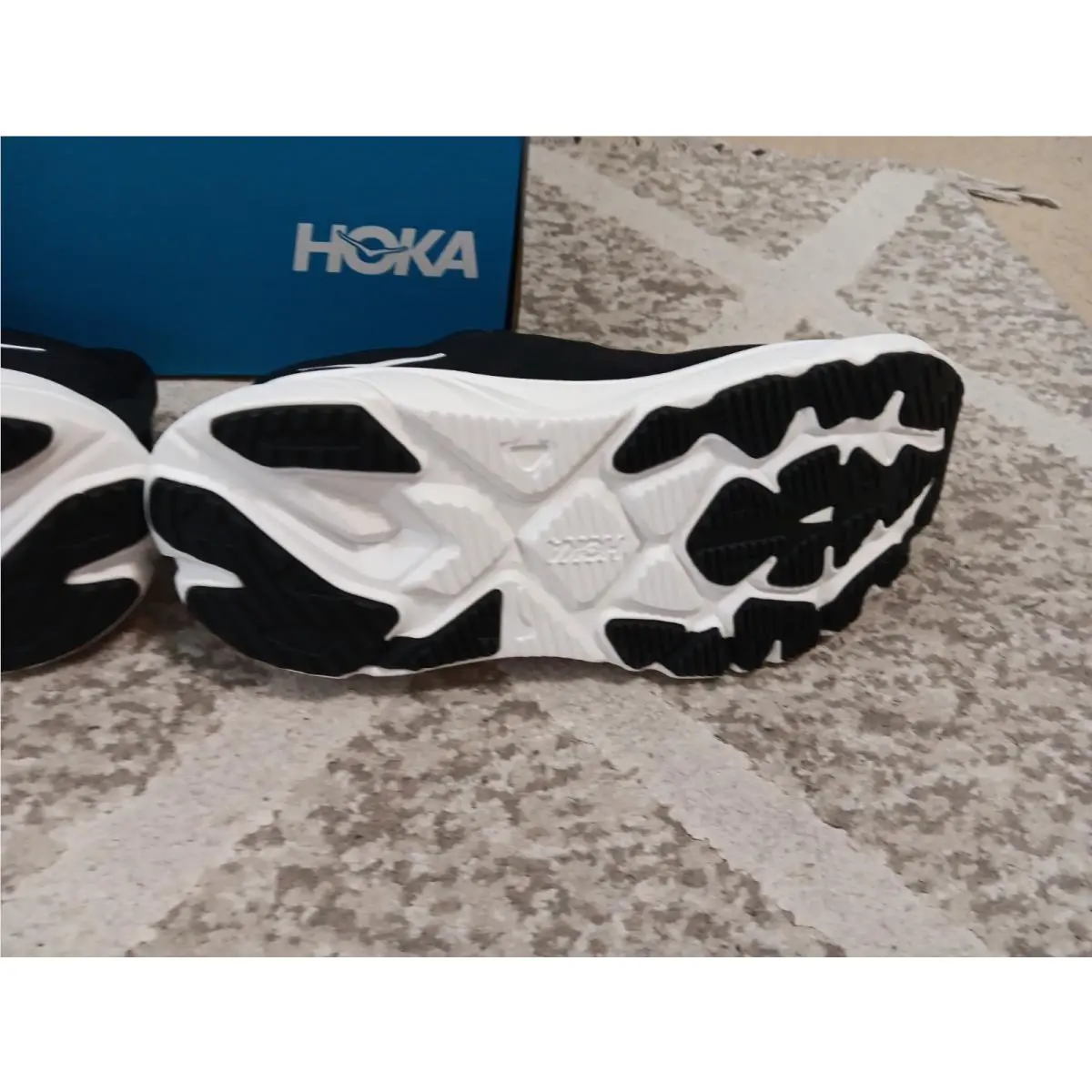 Hoka shoes - Hoka One One Arahi - One One Arahi - 1168691-BWHT - Black 14