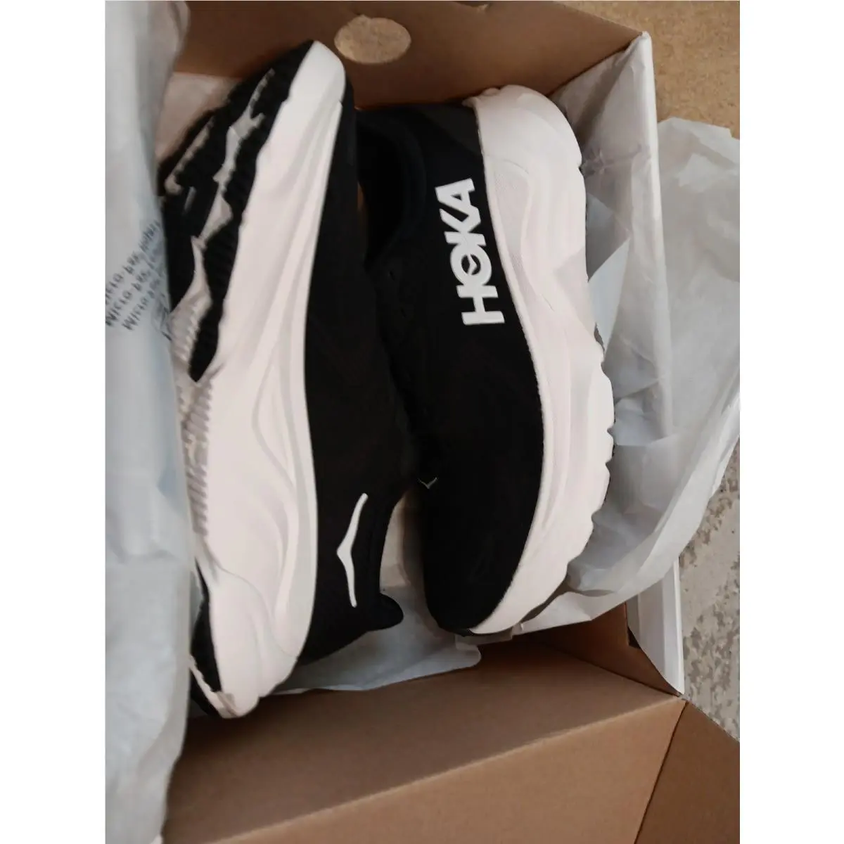 Hoka shoes - Hoka One One Arahi - One One Arahi - 1168691-BWHT - Black 0