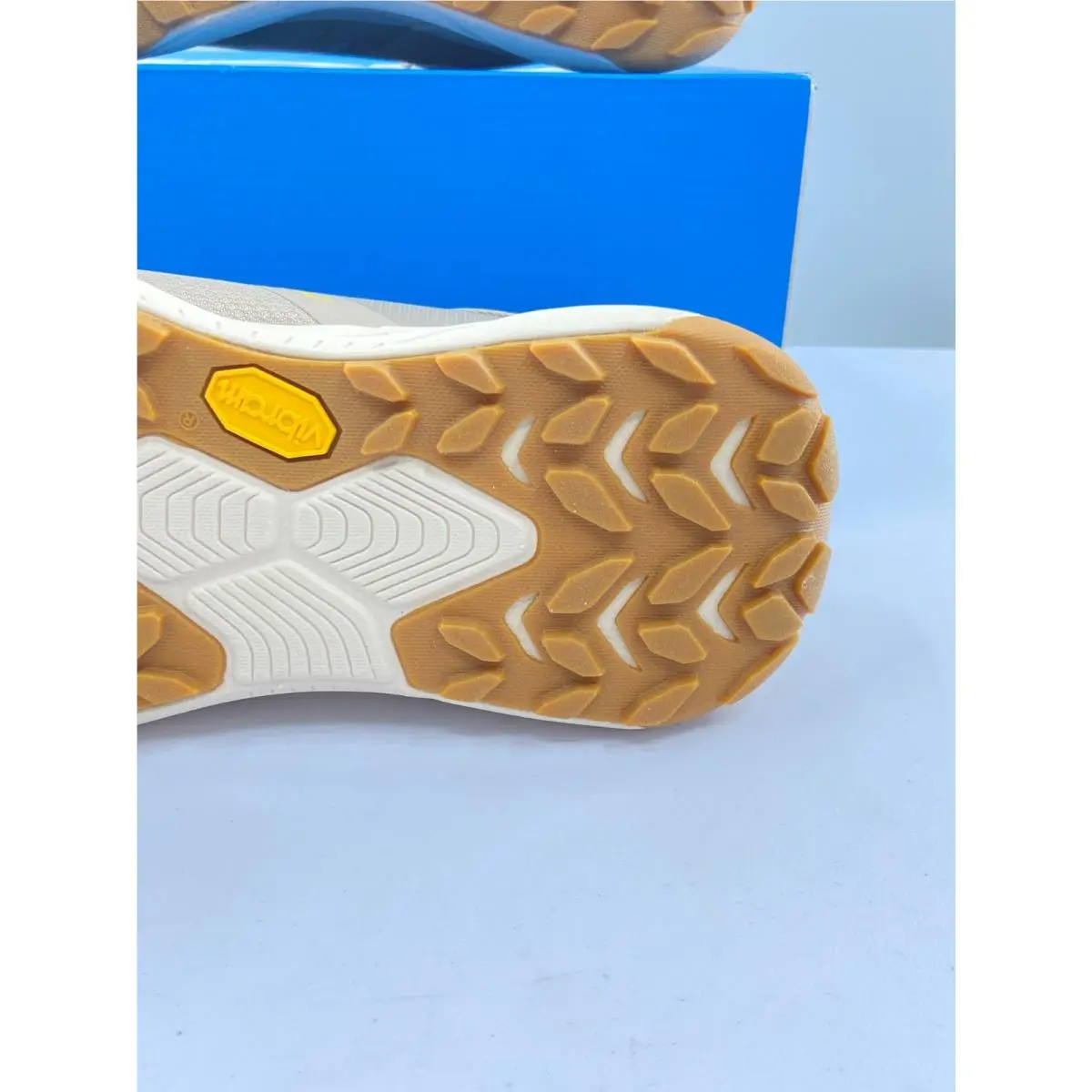 Hoka shoes - Dune/Eggnog 8