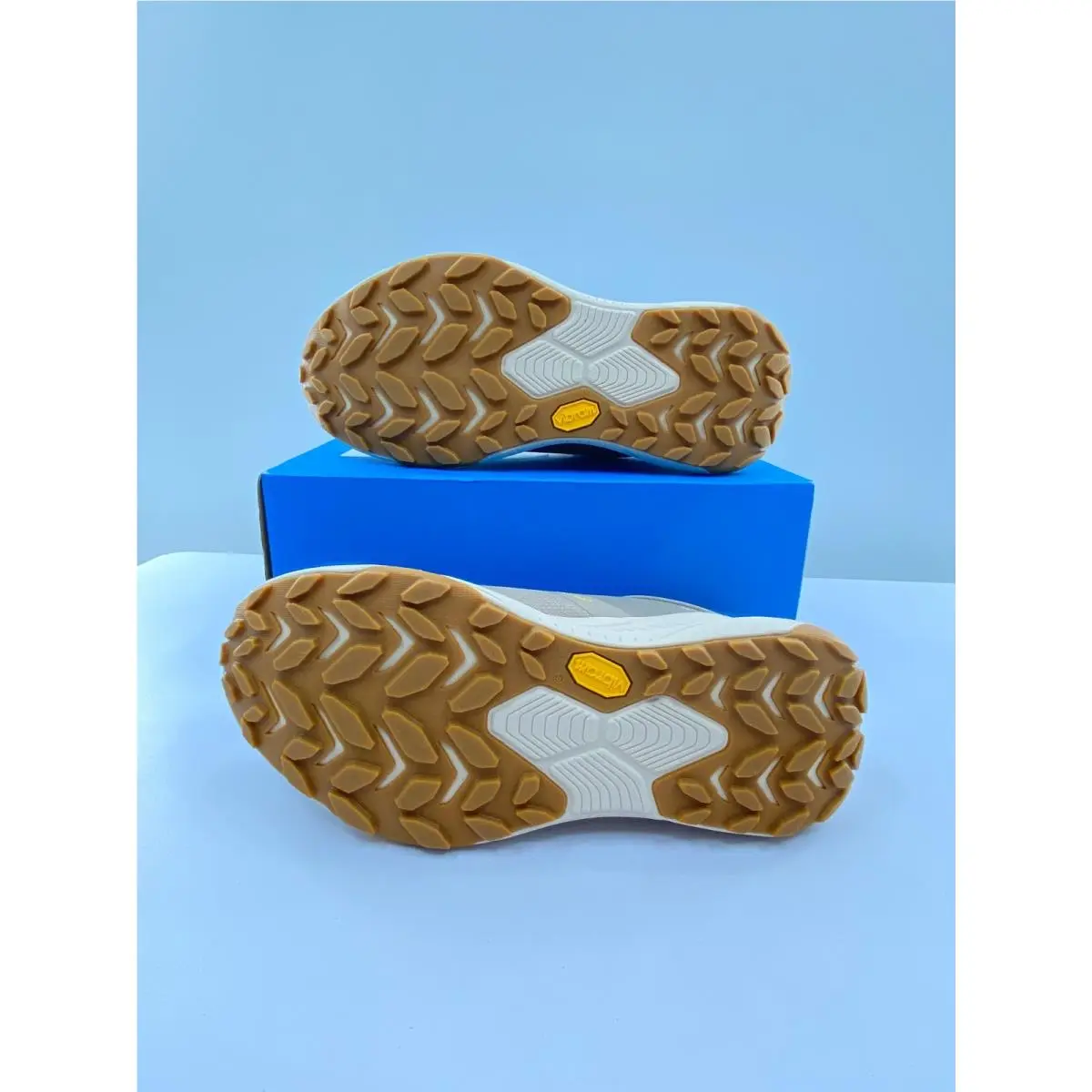 Hoka shoes - Dune/Eggnog 6