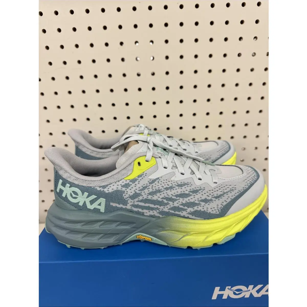 Womens Hoka One One Speedgoat 5 Low Gray 1123158-MTLL Size 8B A5