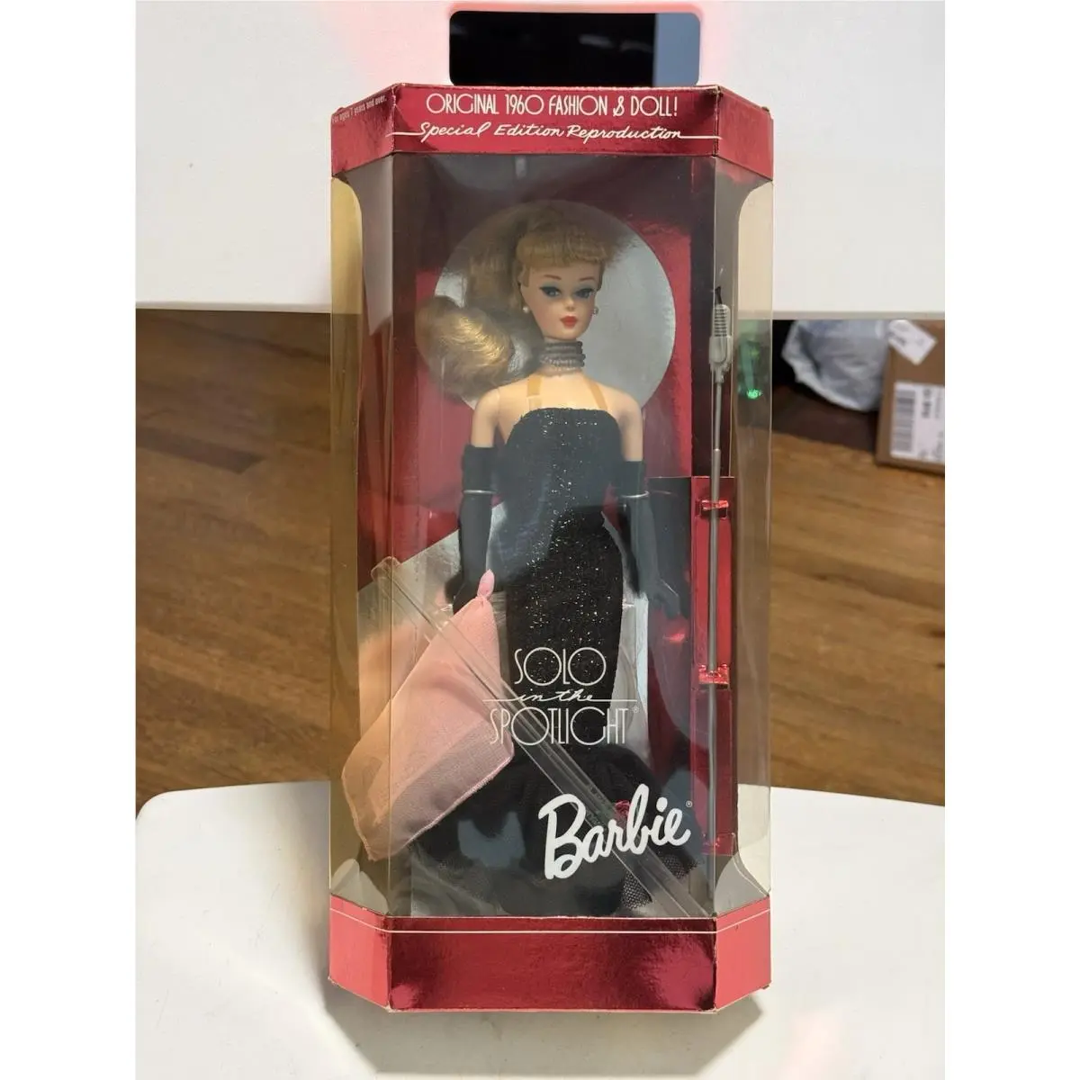 Mattel Solo in The Spotlight Barbie No. 13534 From 1994
