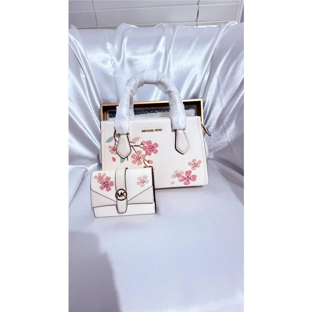 Michael Kors Marilyn Small Satchel Floral Bag Handbag Trifold Wallet Set Cream