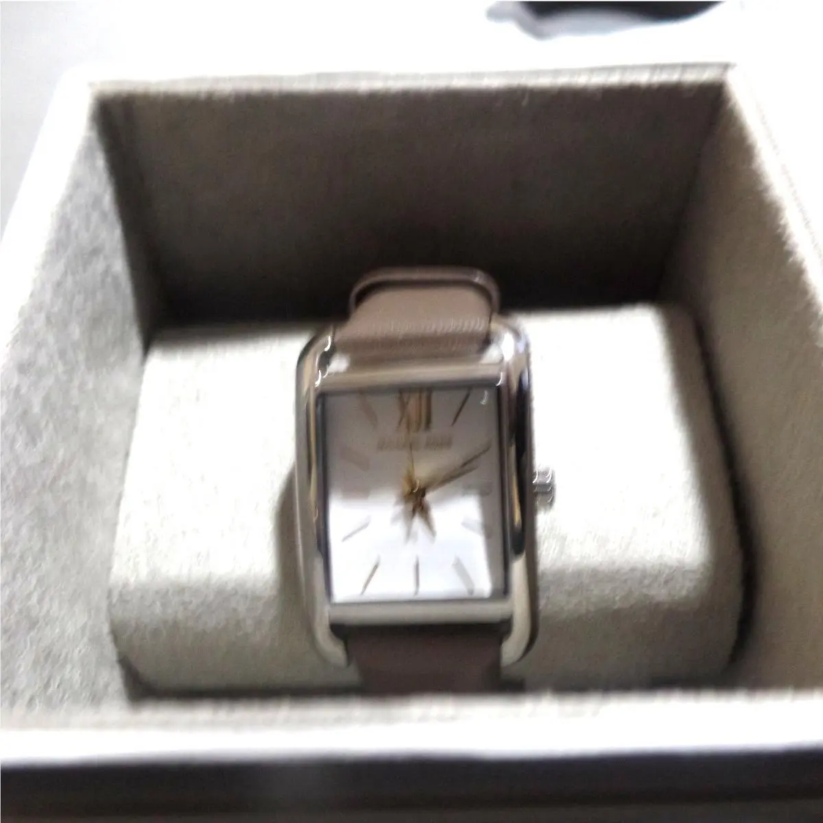 Michael Kors Womens Watch Leather Band