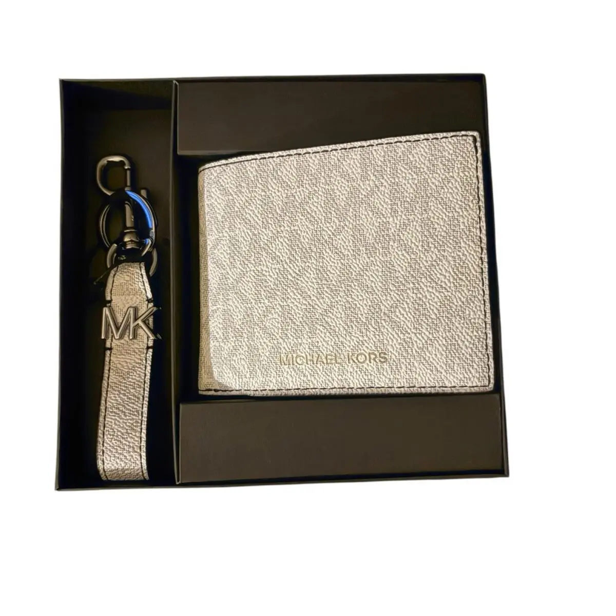 Michael Kors Logo Wallet Key Chain Gift Set in Bright White Retail