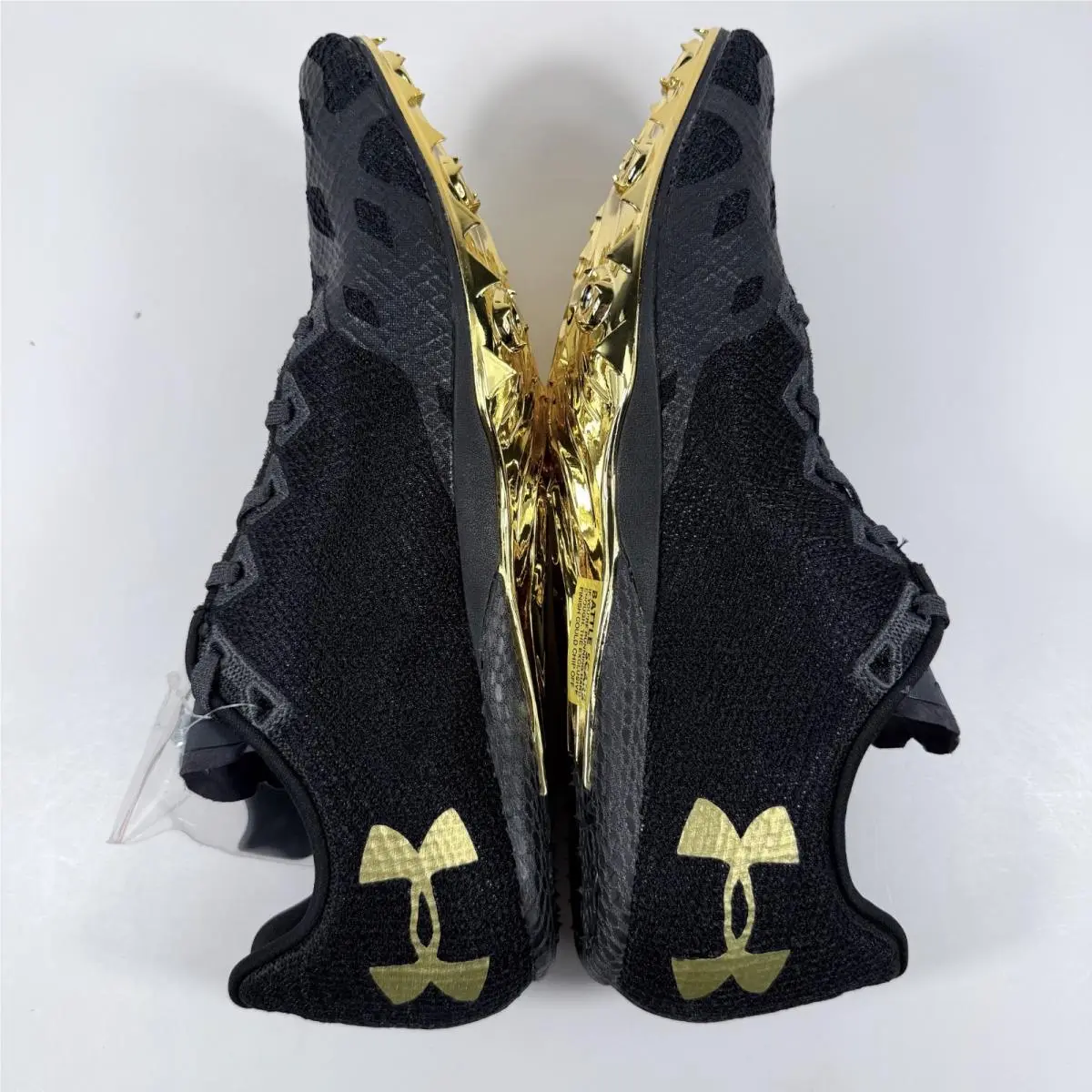 Under Armour shoes - Under Armour HOVR Smokerider - HOVR Smokerider - 3021831-004 - Black/Victory Gold (UPC: 193445243542) 6