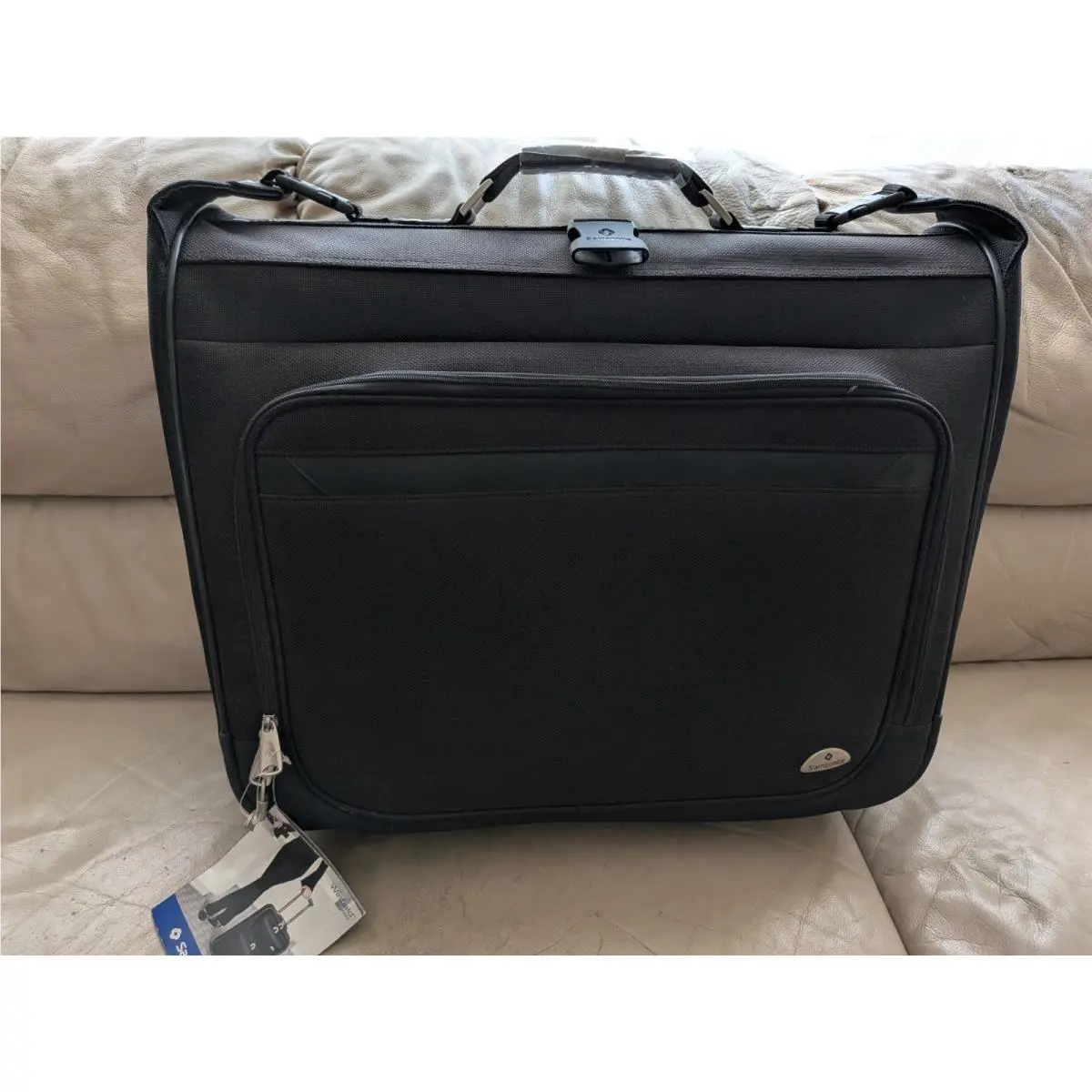 Expandable Wheeled Garment Bag - Black 42x23x4 by Samsonite