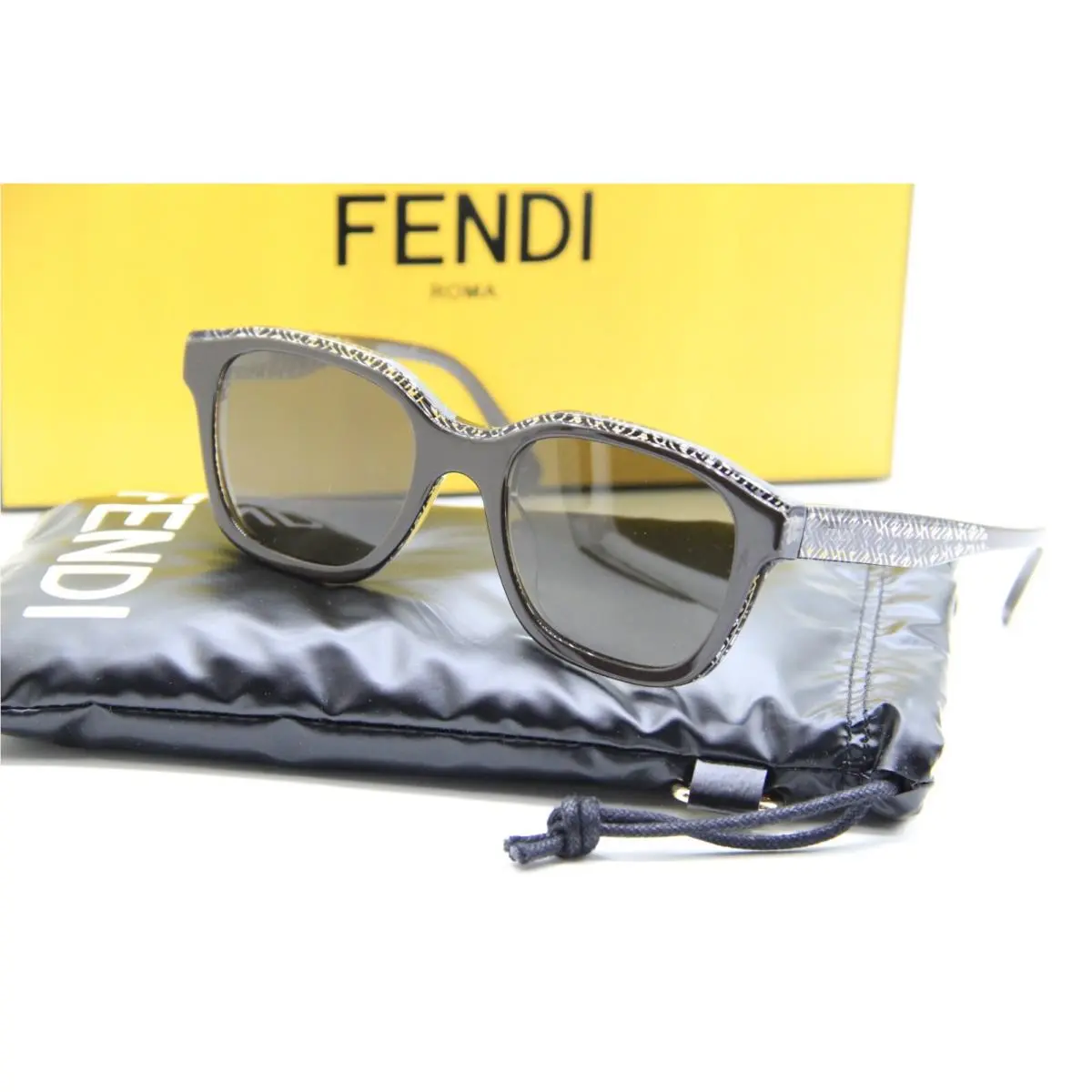 Fendi FE 40077I 50E Brown Black Sunglasses W Case 51-20