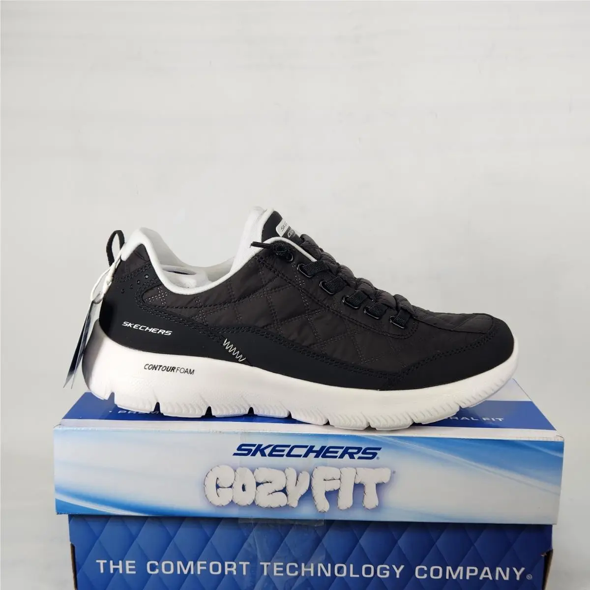 6.5 Wom - Skechers Summits Contour Foam Cozy Fit - Black / White - Machine Wash
