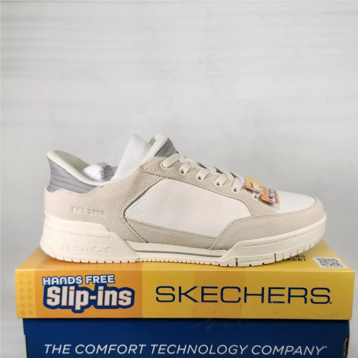10.5 Men - Skechers Recoil Persius - Off White Suede / Leather - Hands Free