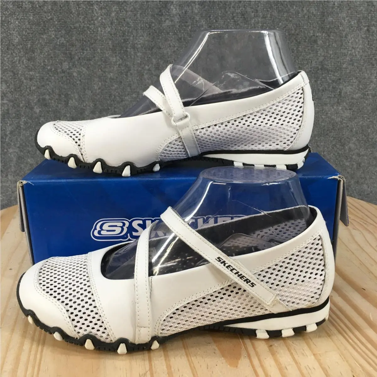 Skechers Sightsee Shoes Womens 6.5 Sporty Mary Jane Sneakers 21548 White