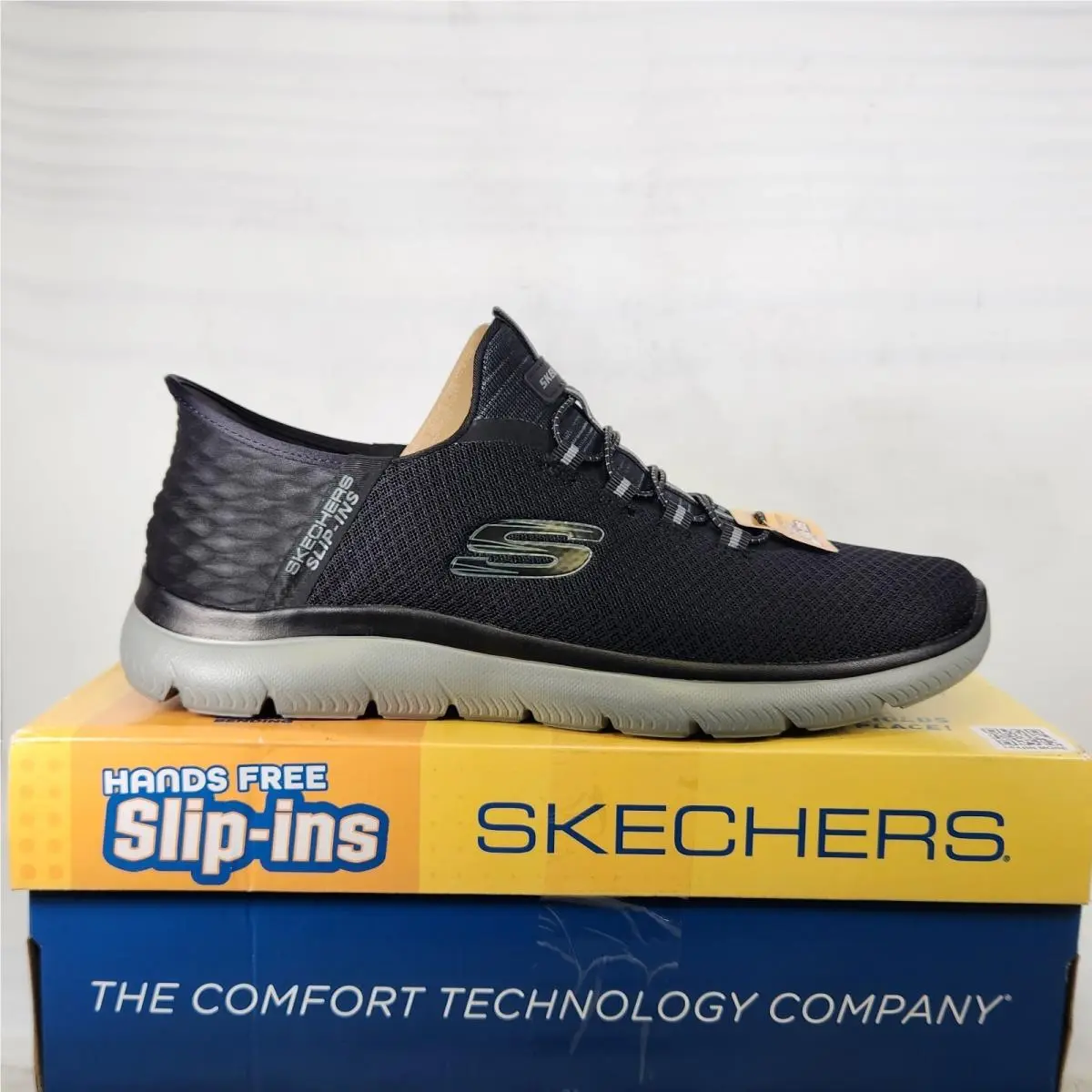 11 Men - Skechers Summits High Range - Black / Charcoal - Hands Free Slip ON