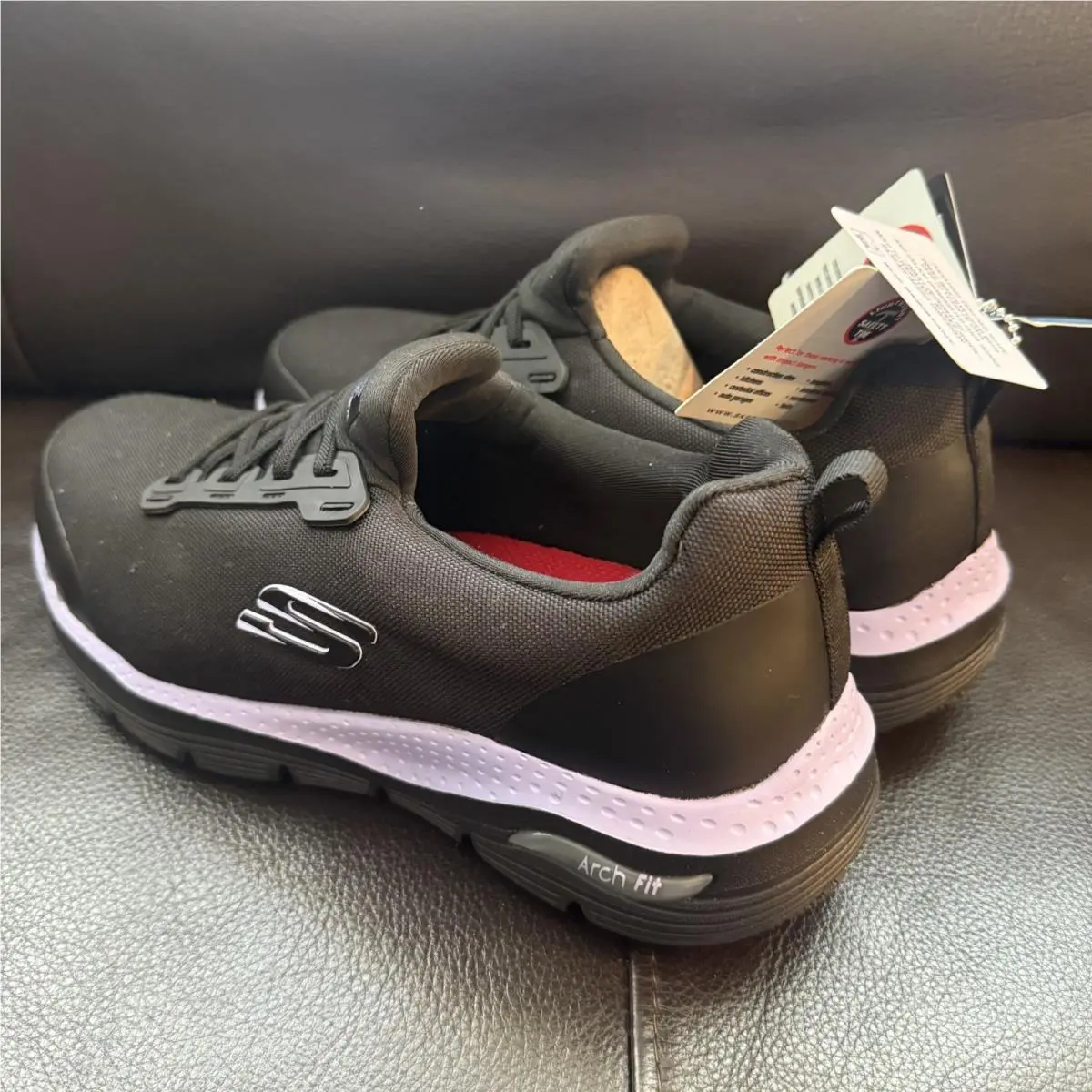 Skechers Arch Fit Women`s Work Shoes Size 8.5 Alloy Toe Work Sneakers