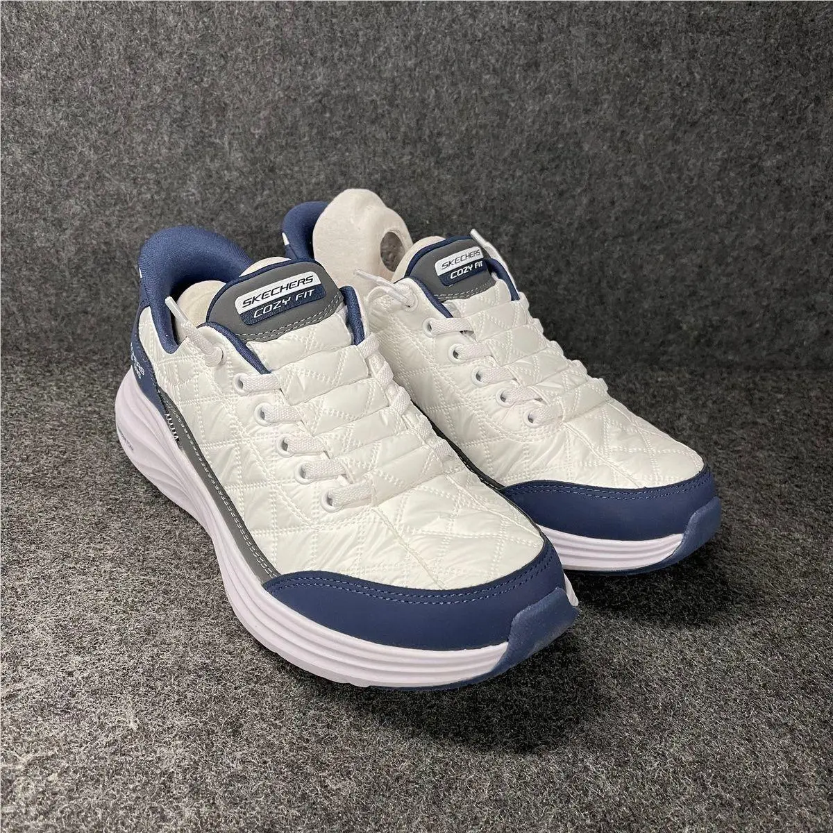 Skechers Contour Foam Slip-on Sneaker Women`s Size US 8 White/navy