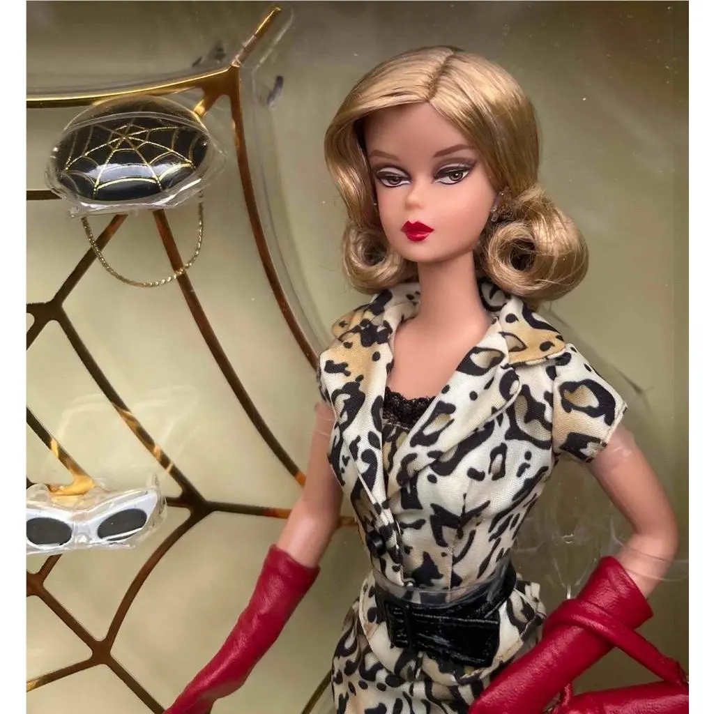 2016 Charlotte Olympia Barbie Doll Gold Label DKN15 Nrfb