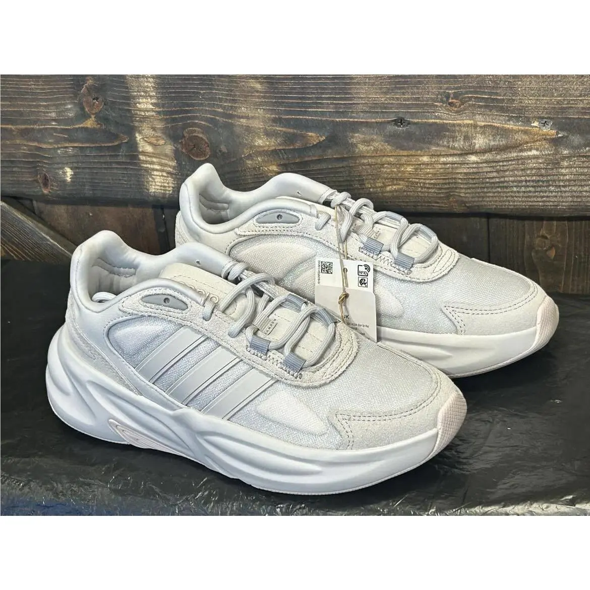 Adidas Women`s Ozelle Running Shoe GX1728 = Size 6