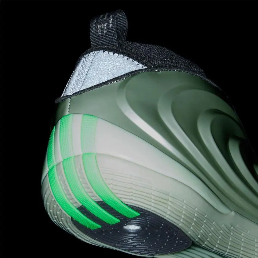 Adidas shoes - Ice Gold Met. / Core Black / Lime Burst