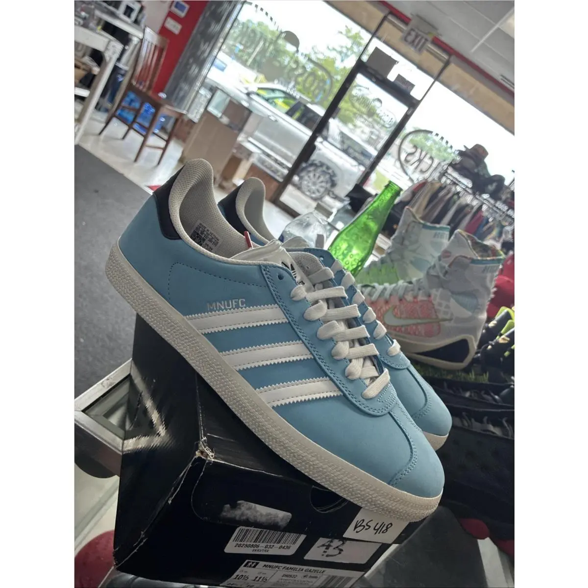 Adidas Mnufc x Familia Gazelle Adv Men`s SZ 10.5 IH0522 SZ 10.5 DS