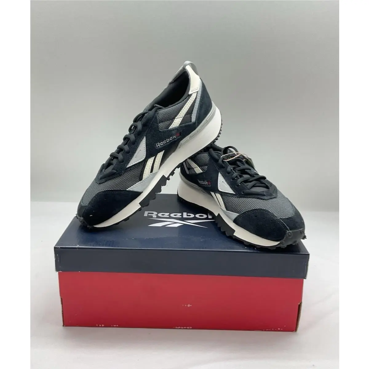 Reebok LX 2200 Black/white/grey Men’s 7.5 Running Shoes