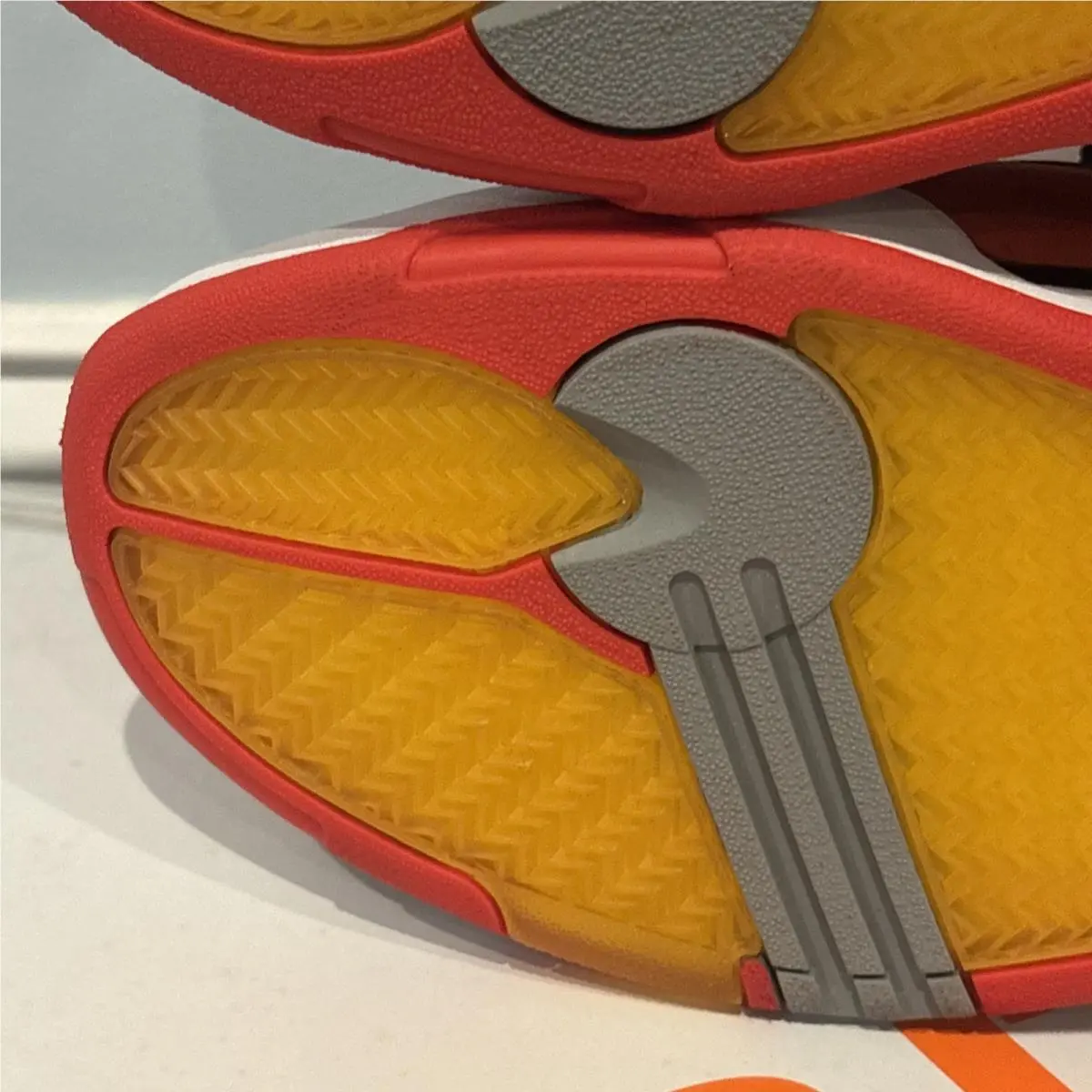 Reebok shoes - Reebok Pump Omni Zone - Pump Omni Zone - 4-J99942 - red/grey/comet (UPC: 0884562907492) 9