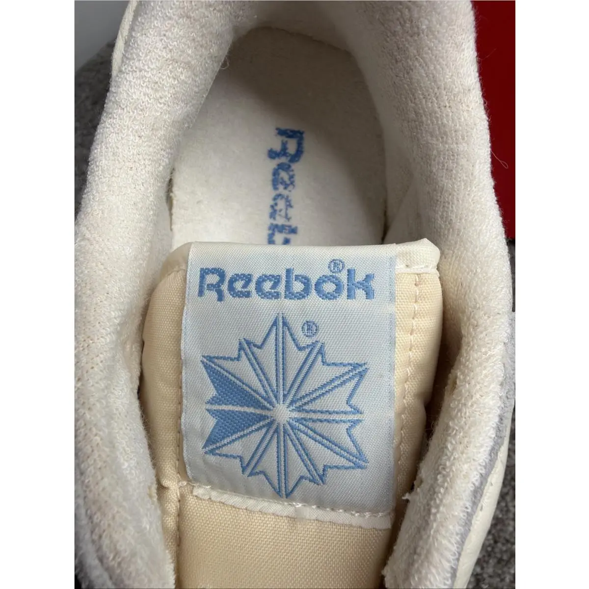 Reebok shoes - vintage chalk (UPC: 0195734127427) 16