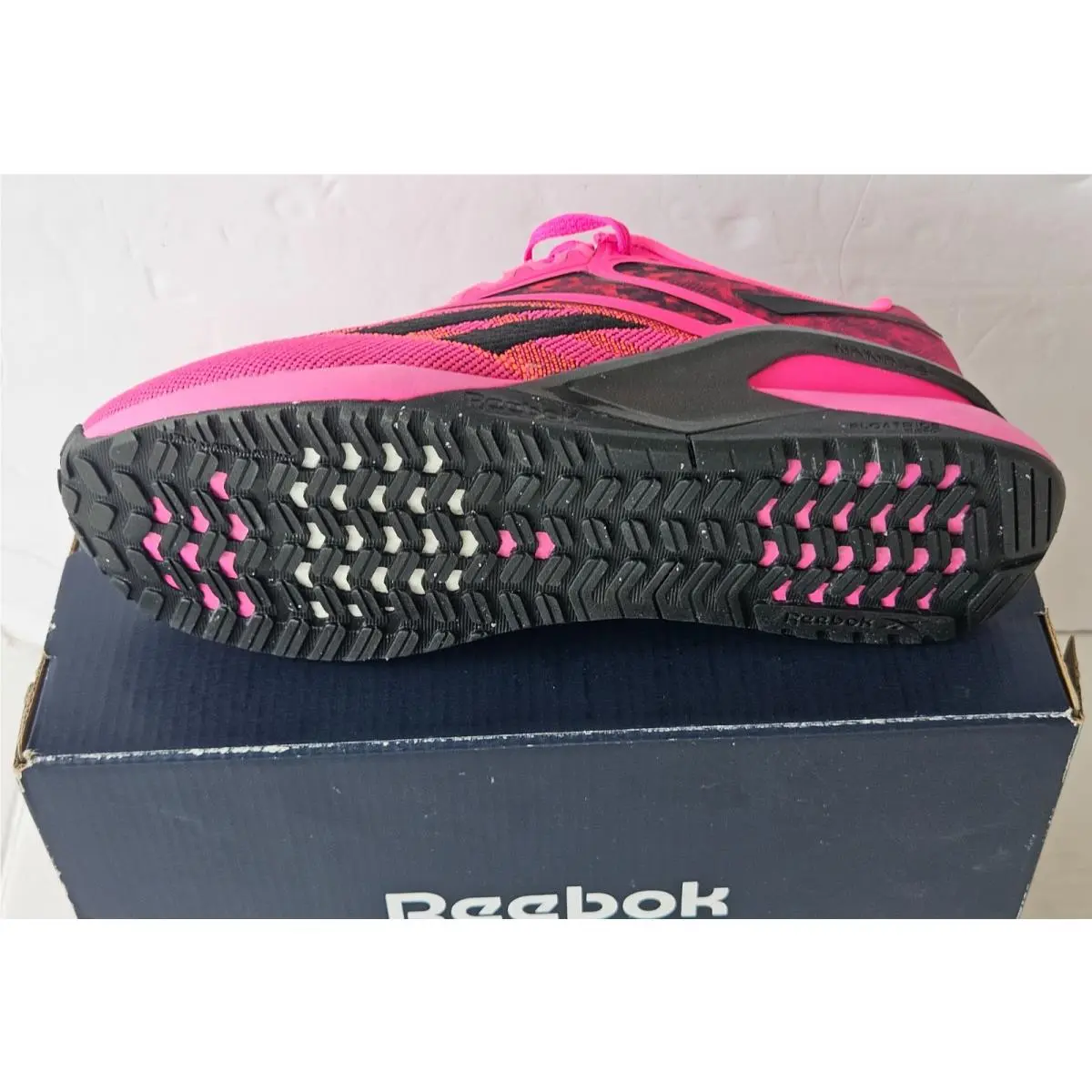 Reebok shoes - Pink (UPC: 195740809713) 1