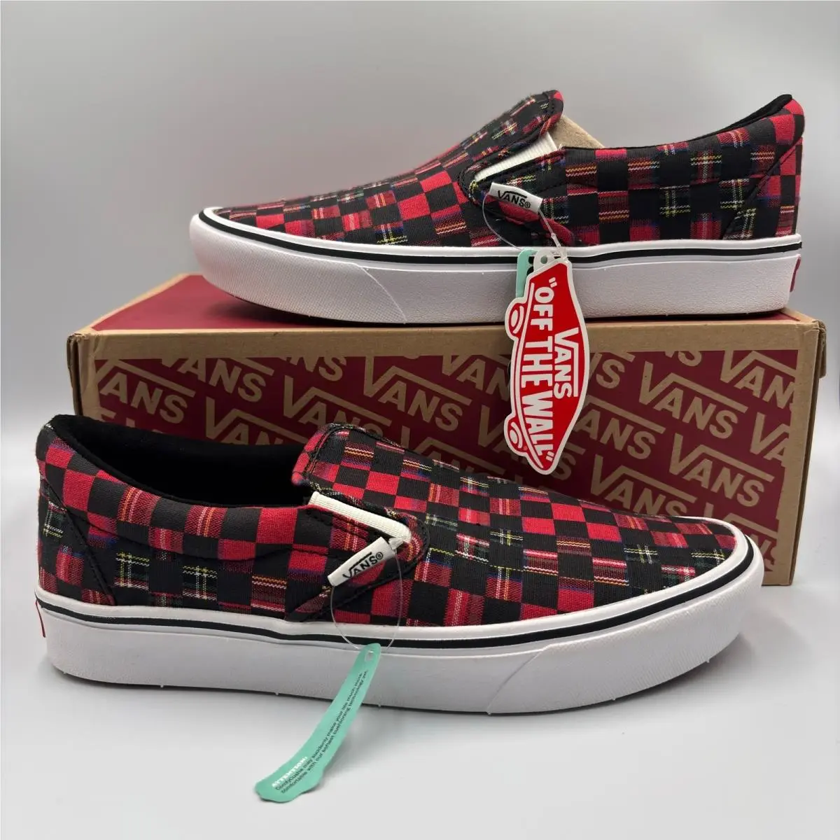 Vans Comfycush Slip-on Red Black Plaid Canvas Sneakers Mens 7.5 W 9