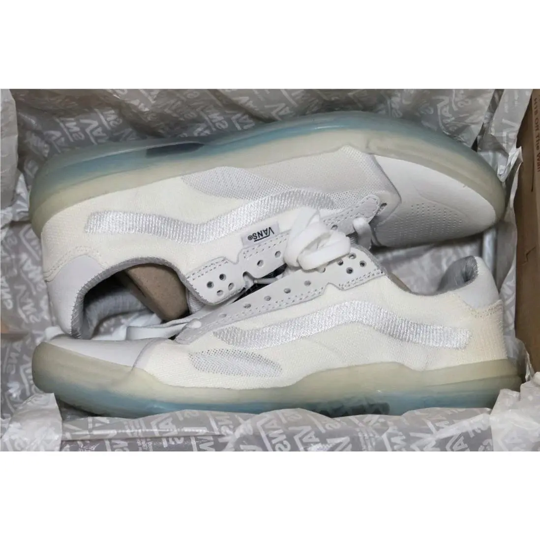 Vans Evdnt Ultimatewaffle White Sneakers Men’s Size 6 Women’s 7.5