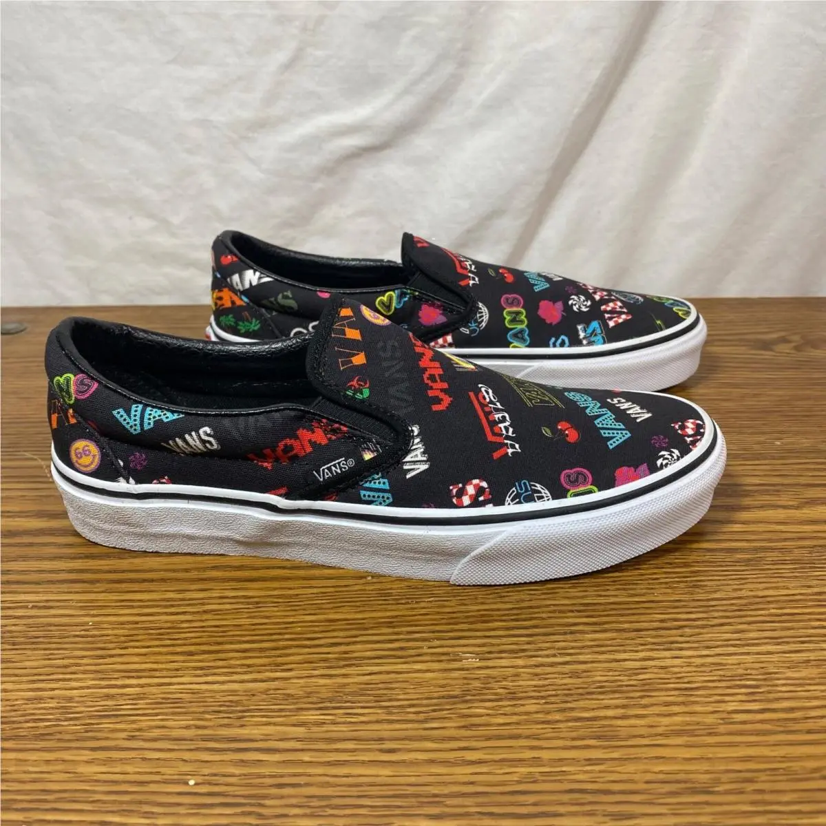 Vans Classic Slip-on Disruptive Black/true White Sneakers Men`s 6 Women`s 7.5