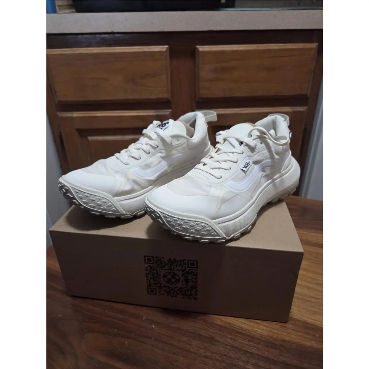 Vans Mte Crosspath Marshmallow Trail Sneakers Men’s Size 5 Women’s 6.5