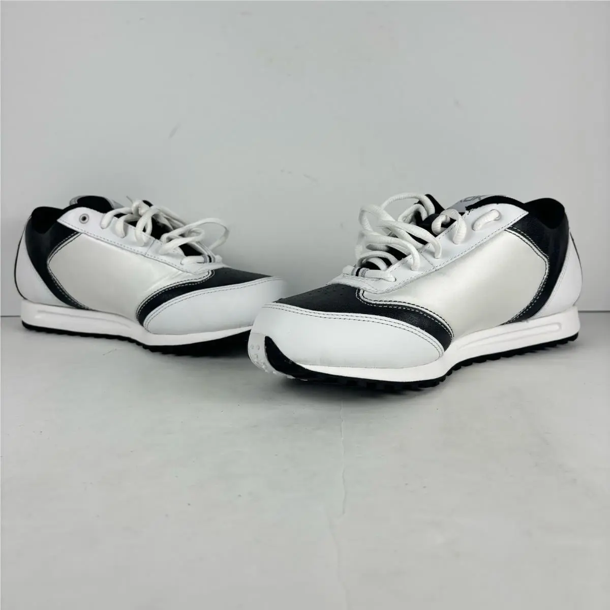 Reebok shoes - White 1