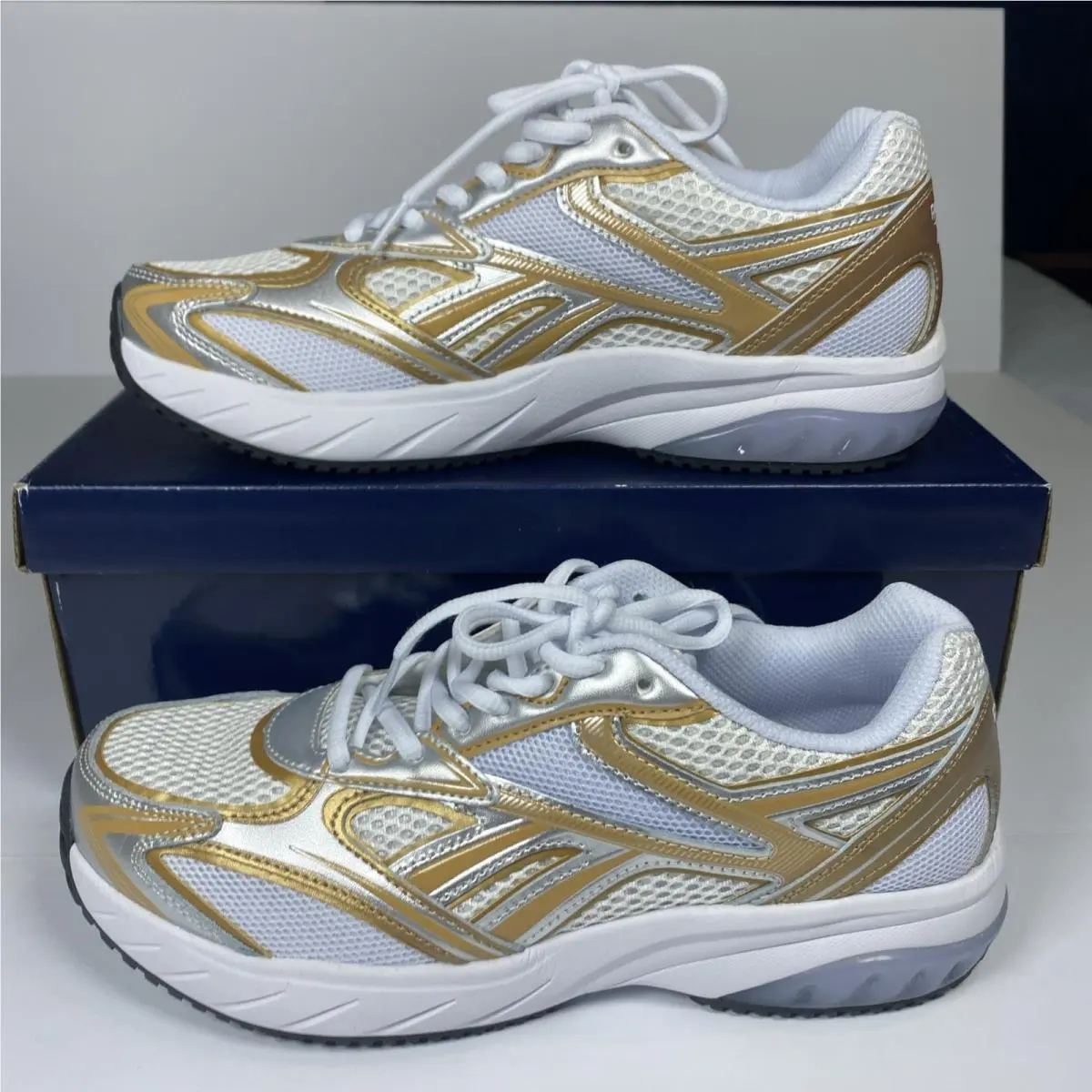 Reebok Ionic Bond Women`s Size 10 White/silver/gold Running Sneakers Shoes