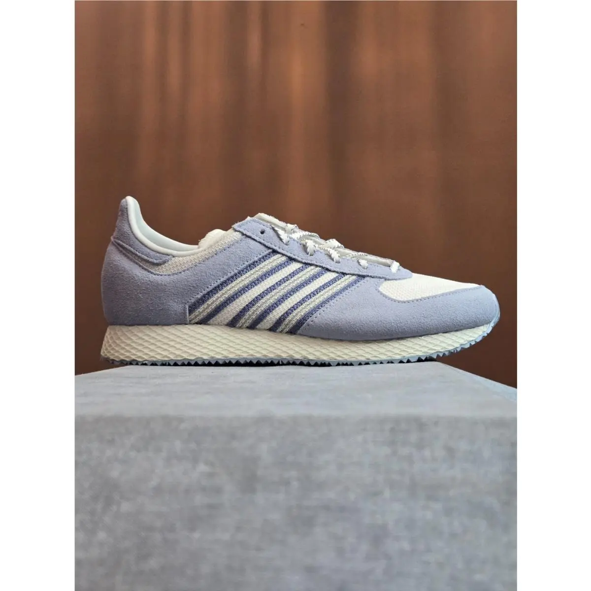 Adidas Orignals Atlanta Off White Blue Silver Violet JI2893 Size 8W / 7Y