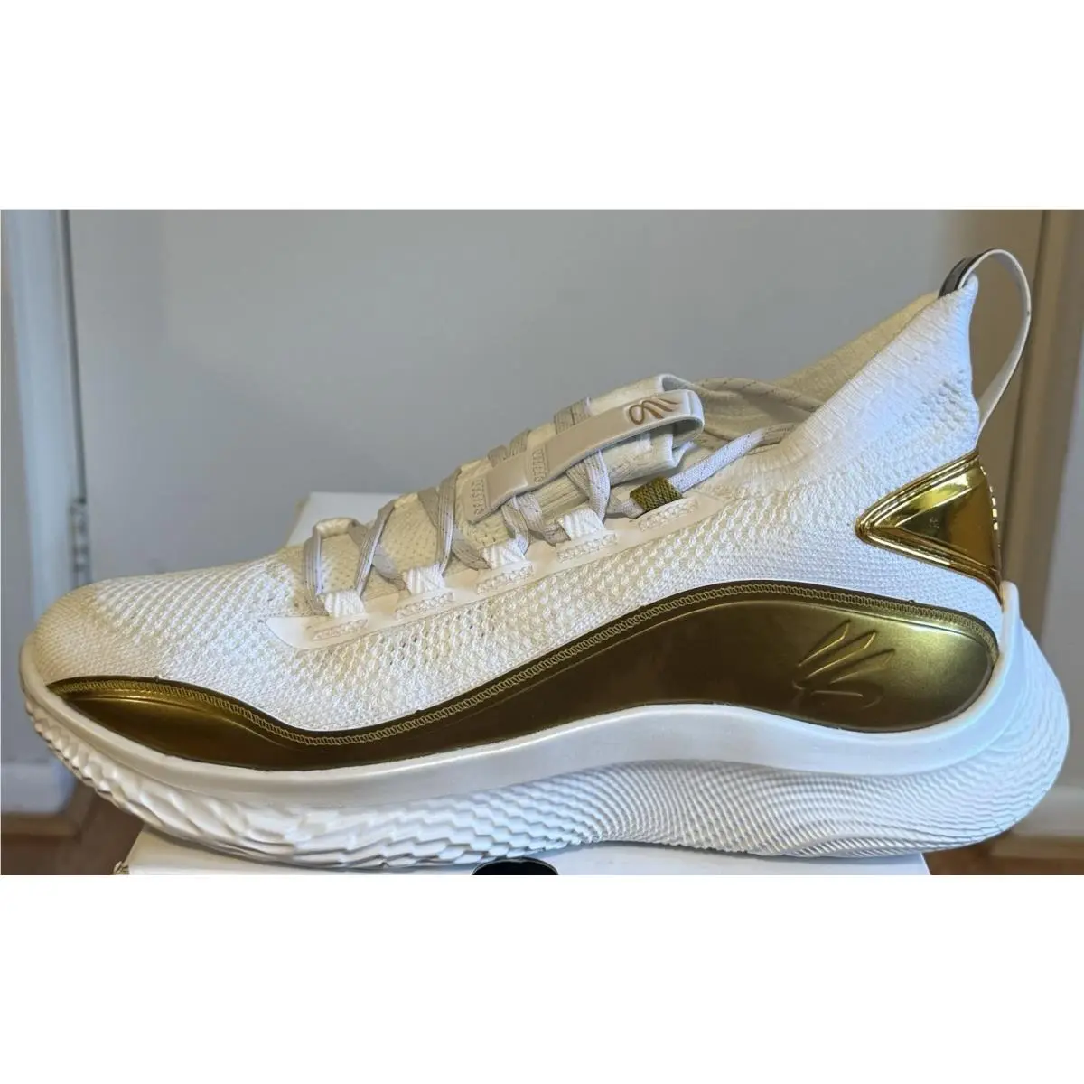 Under Armour Curry 8 `24K` White Gold Basketball Shoes 3024124-101 Sz 11.5 Rare