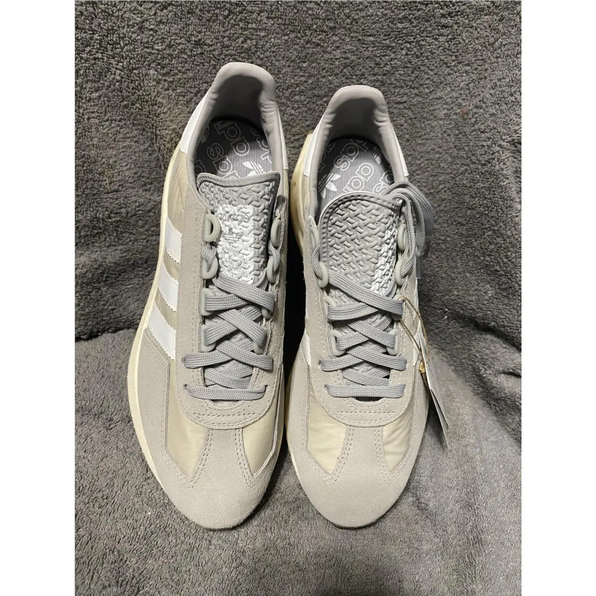 Adidas Size 7.5 Men’s Retropy ES Sneakers
