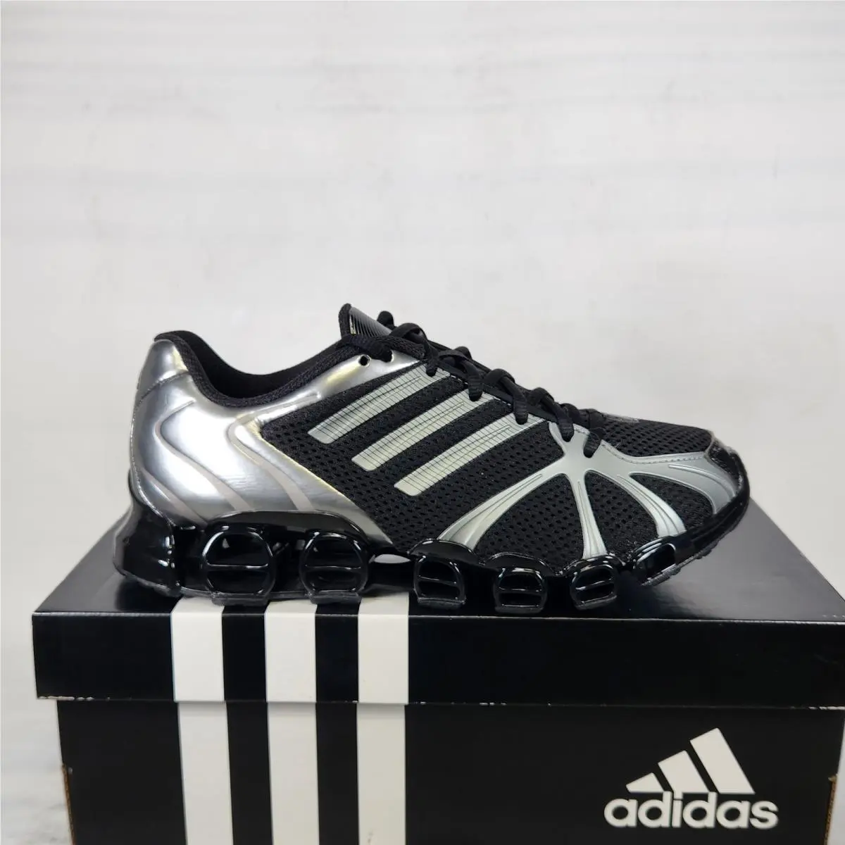 7.5 Wom - Adidas Mega Ghostride - Core Black / Iron Metallic - JQ0553