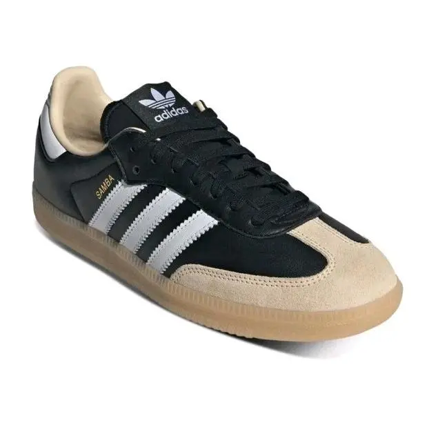 Adidas shoes - 3 - Off White/Core Black/Gum 3 1
