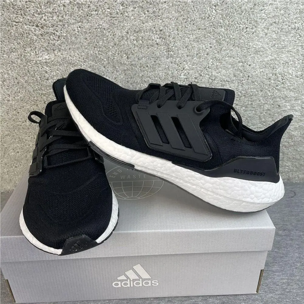 Adidas Ultraboost 22 Shoes Men`s Sz 9 Black